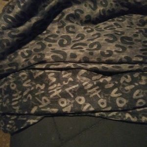 LOUIS VUITTON GRAFFITI/LEOPARD PRINT SHAWL.
